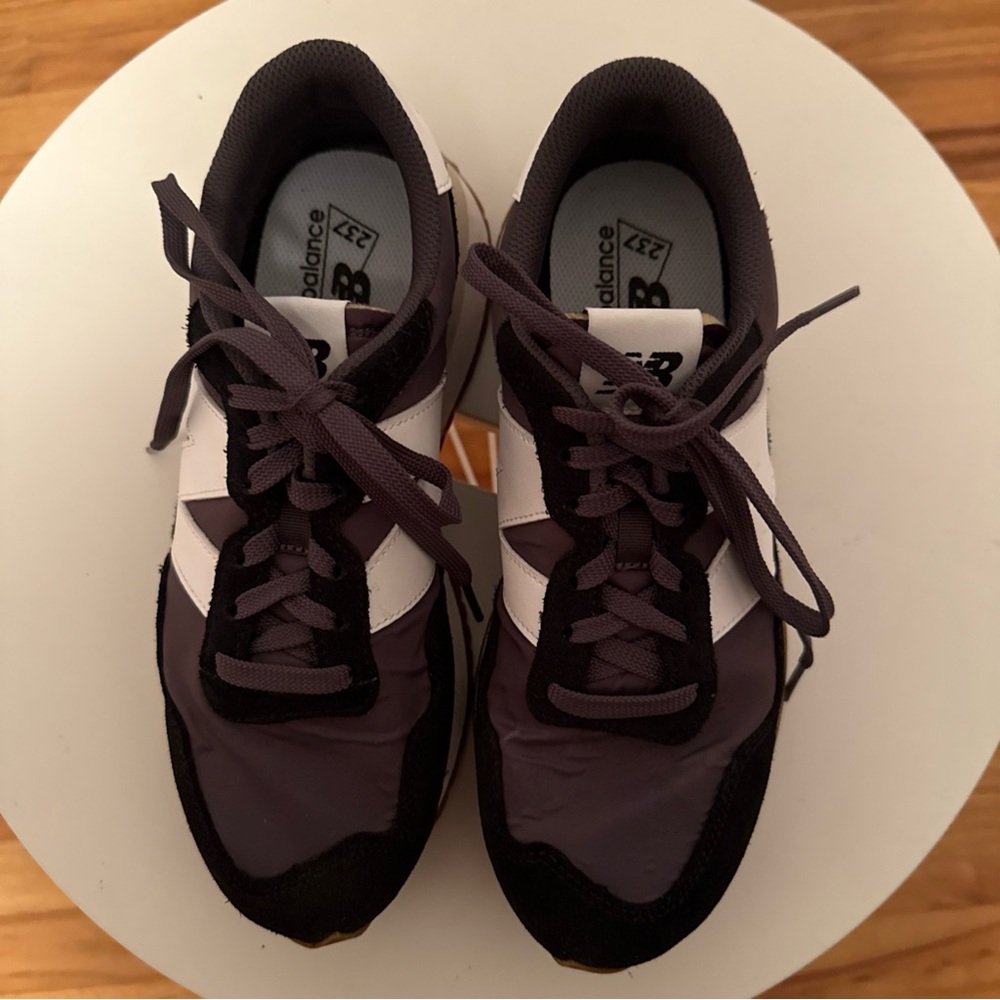 Womens New Balance 237 V1 Classic Black/Grey/White Athletic Shoes. Size 9.5
